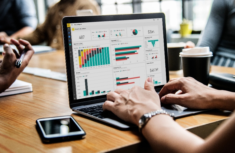 Genere proyecciones de su empresa y patrones de venta
