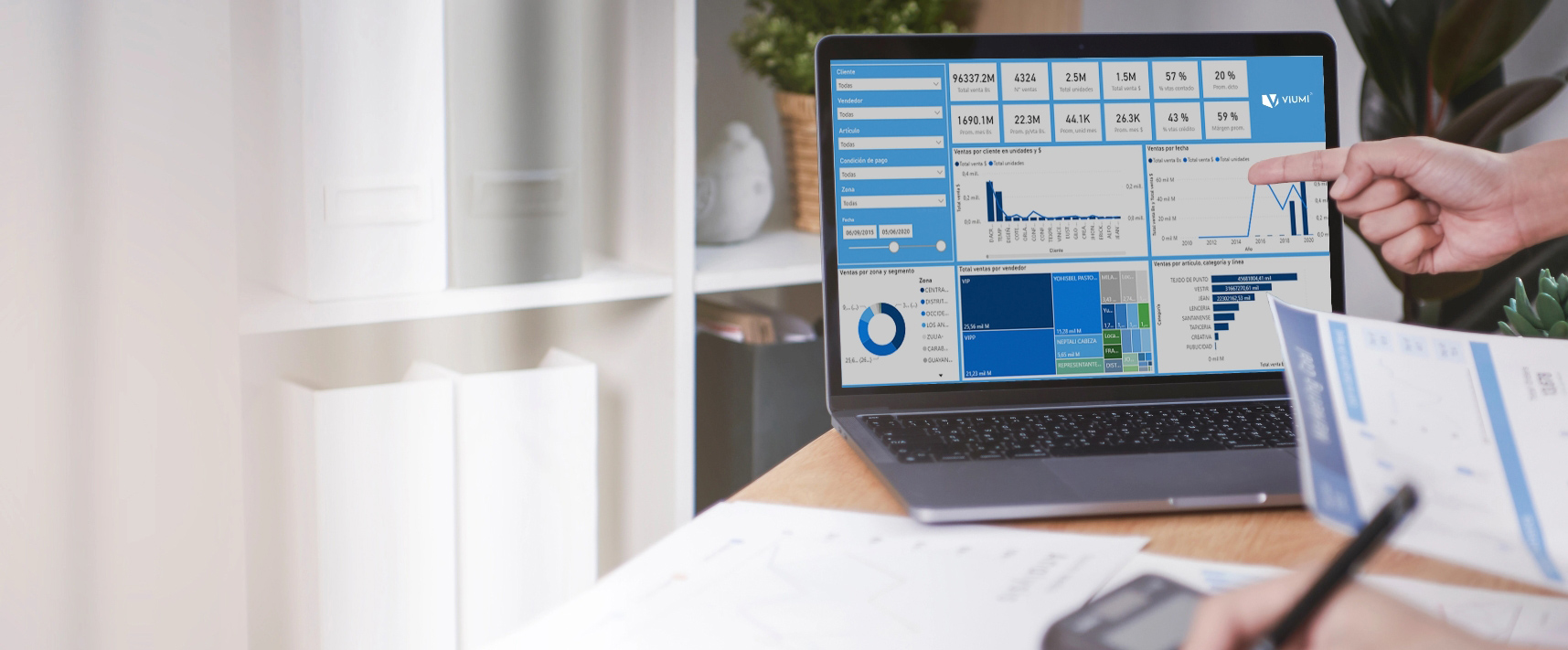 desarrollo de informes en Power BI, QlikSense y QlikView